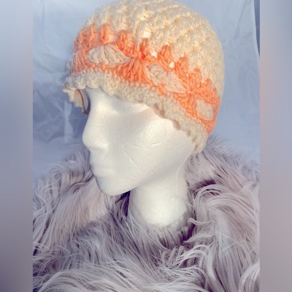 Crochet hat - Picture 4 of 9